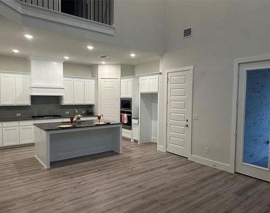 401 Osprey Lane - Photo Thumbnail 3