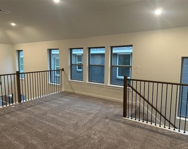 401 Osprey Lane - Photo Thumbnail 8