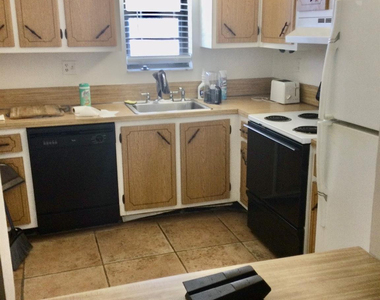 9233 Sw 8th Street - Photo Thumbnail 4
