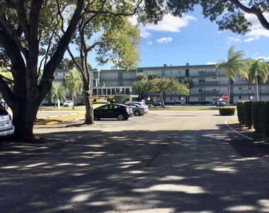 9233 Sw 8th Street - Photo Thumbnail 10