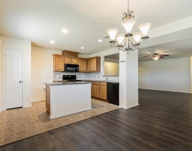3917 Mantis Street - Photo Thumbnail 3