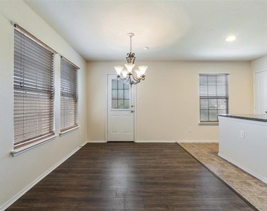 3917 Mantis Street - Photo Thumbnail 4