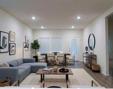929 Jefferson Way - Photo Thumbnail 9