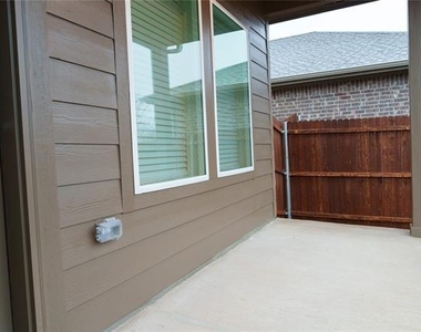 929 Jefferson Way - Photo Thumbnail 26