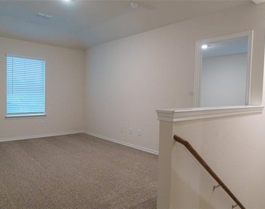 929 Jefferson Way - Photo Thumbnail 17
