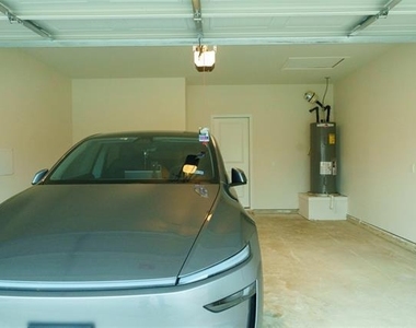 929 Jefferson Way - Photo Thumbnail 30