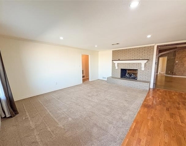 416 N Arizona Street - Photo Thumbnail 2