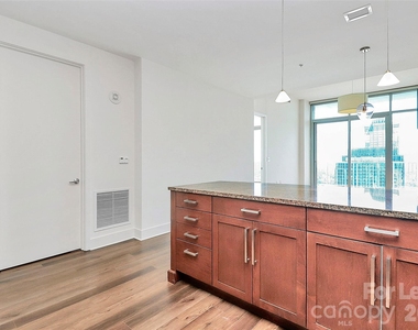 215 Pine Street N - Photo Thumbnail 6