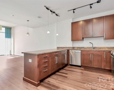 215 Pine Street N - Photo Thumbnail 1