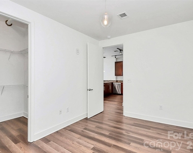 215 Pine Street N - Photo Thumbnail 10