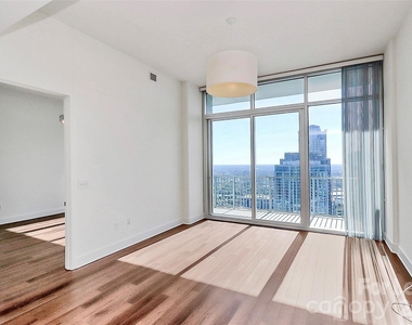 215 Pine Street N - Photo Thumbnail 14