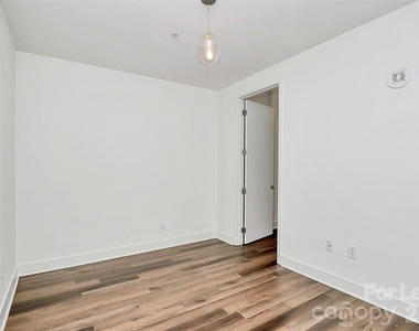 215 Pine Street N - Photo Thumbnail 9