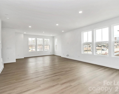 7009 Westrow Avenue - Photo Thumbnail 5