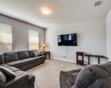 9628 Austin Hollow Road - Photo Thumbnail 7