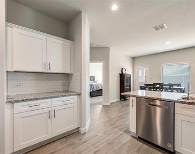 9628 Austin Hollow Road - Photo Thumbnail 15
