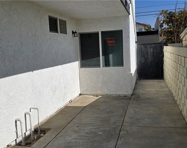 840 S Anaheim Boulevard - Photo Thumbnail 2