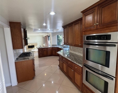 11445 Etiwanda - Photo Thumbnail 10