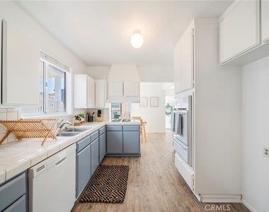 333 28th Street - Photo Thumbnail 10