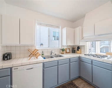 333 28th Street - Photo Thumbnail 9