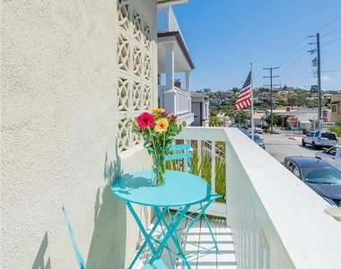 333 28th Street - Photo Thumbnail 4