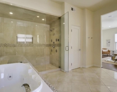 1518 Monmouth Drive - Photo Thumbnail 8
