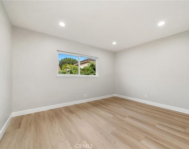 9374 Fleetwood Street - Photo Thumbnail 16