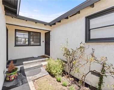 923 W Maple Avenue - Photo Thumbnail 1
