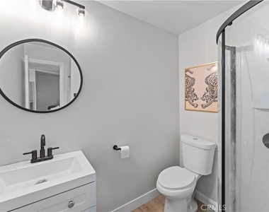 923 W Maple Avenue - Photo Thumbnail 13