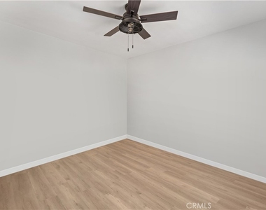 923 W Maple Avenue - Photo Thumbnail 10