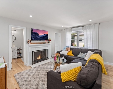 923 W Maple Avenue - Photo Thumbnail 4