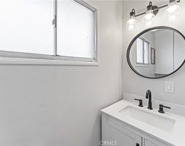 923 W Maple Avenue - Photo Thumbnail 12