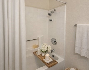 1530 West 204 Street - Photo Thumbnail 12