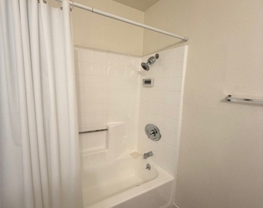 1530 West 204 Street - Photo Thumbnail 11