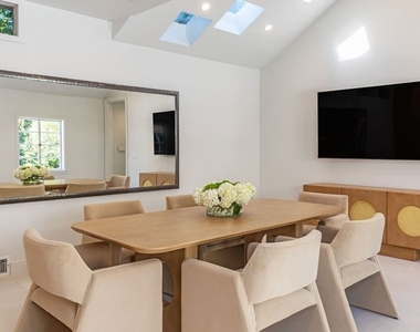 702 N Beverly Drive - Photo Thumbnail 16
