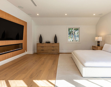 702 N Beverly Drive - Photo Thumbnail 25