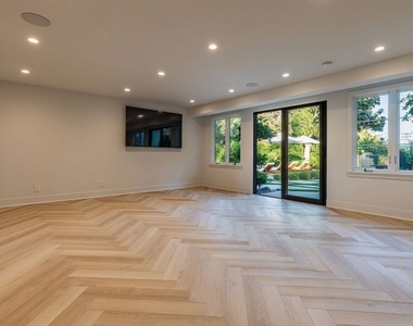 702 N Beverly Drive - Photo Thumbnail 46