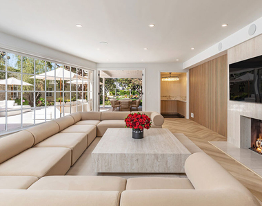 702 N Beverly Drive - Photo Thumbnail 17