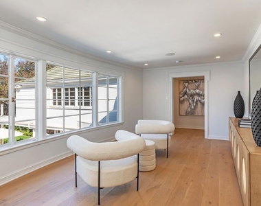 702 N Beverly Drive - Photo Thumbnail 23