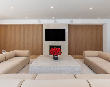 702 N Beverly Drive - Photo Thumbnail 20