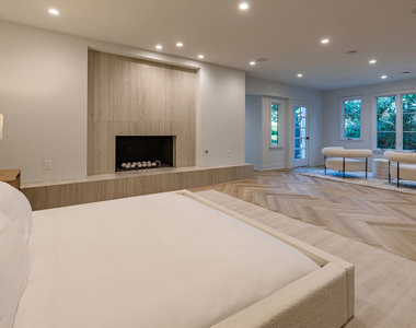 702 N Beverly Drive - Photo Thumbnail 40