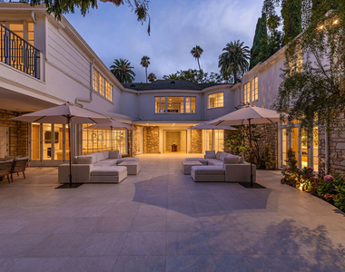 702 N Beverly Drive - Photo Thumbnail 3