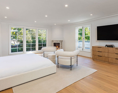 702 N Beverly Drive - Photo Thumbnail 30