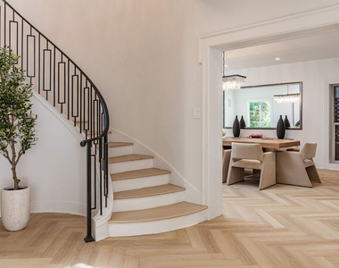 702 N Beverly Drive - Photo Thumbnail 7