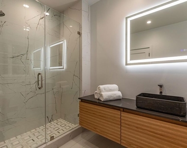 702 N Beverly Drive - Photo Thumbnail 43