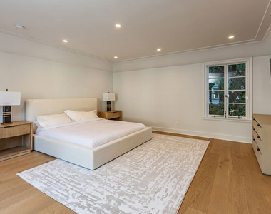702 N Beverly Drive - Photo Thumbnail 33