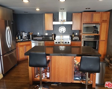 10450 Wilshire - Photo Thumbnail 1