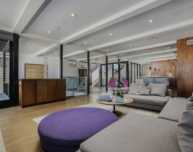 2105 E Balboa Boulevard - Photo Thumbnail 11