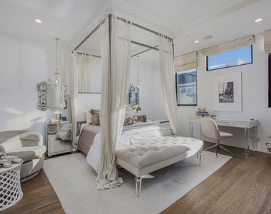 2105 E Balboa Boulevard - Photo Thumbnail 28