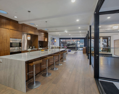2105 E Balboa Boulevard - Photo Thumbnail 21