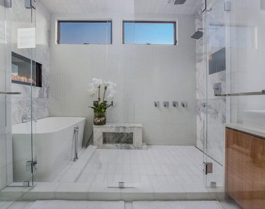 2105 E Balboa Boulevard - Photo Thumbnail 32